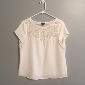 Ann Taylor Women’s short sleeve blouse